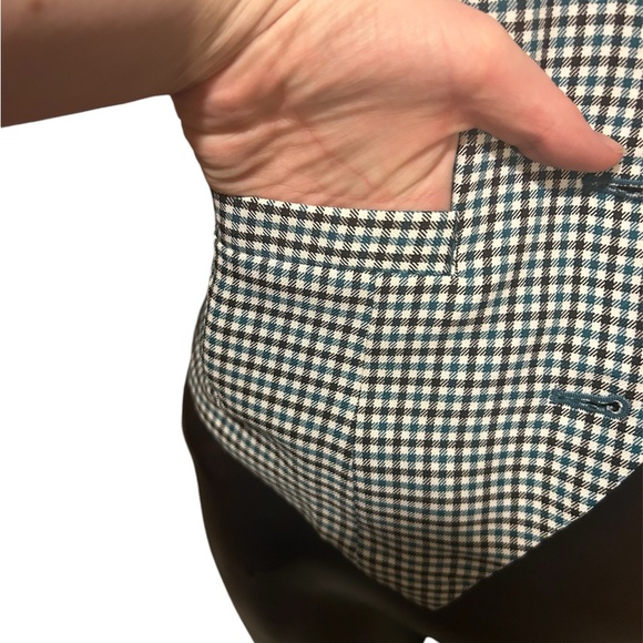 Grace Karin vest with teal lining. Workable front pockets and adjustable back. - Picture 5 of 7